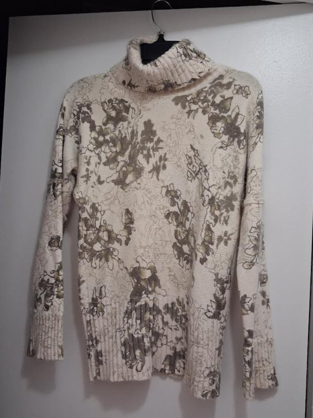 J. Jill Cream Floral Leaf Print Turtleneck Sweater